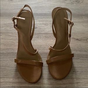 Enzo Angiolini straps shoes sze 10, nude/tan color